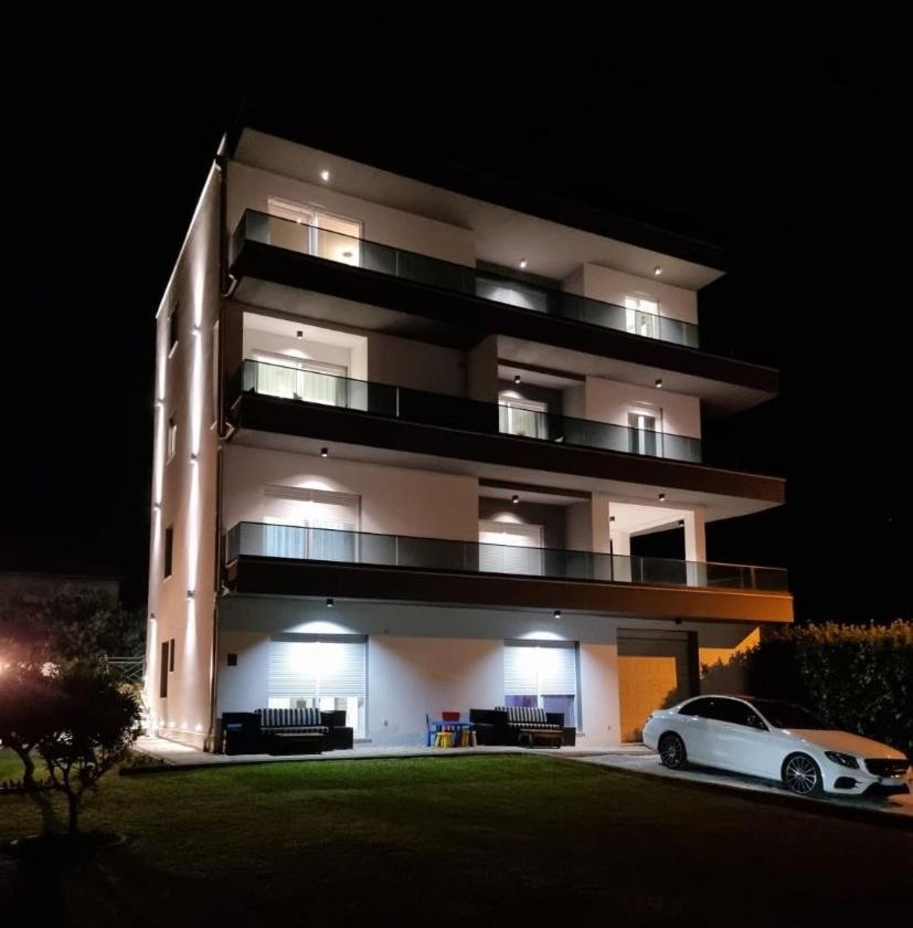 Apartments Taratta 1 特罗吉尔 外观 照片