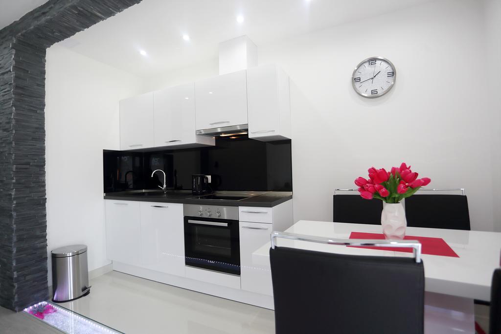 Apartments Taratta 1 特罗吉尔 外观 照片